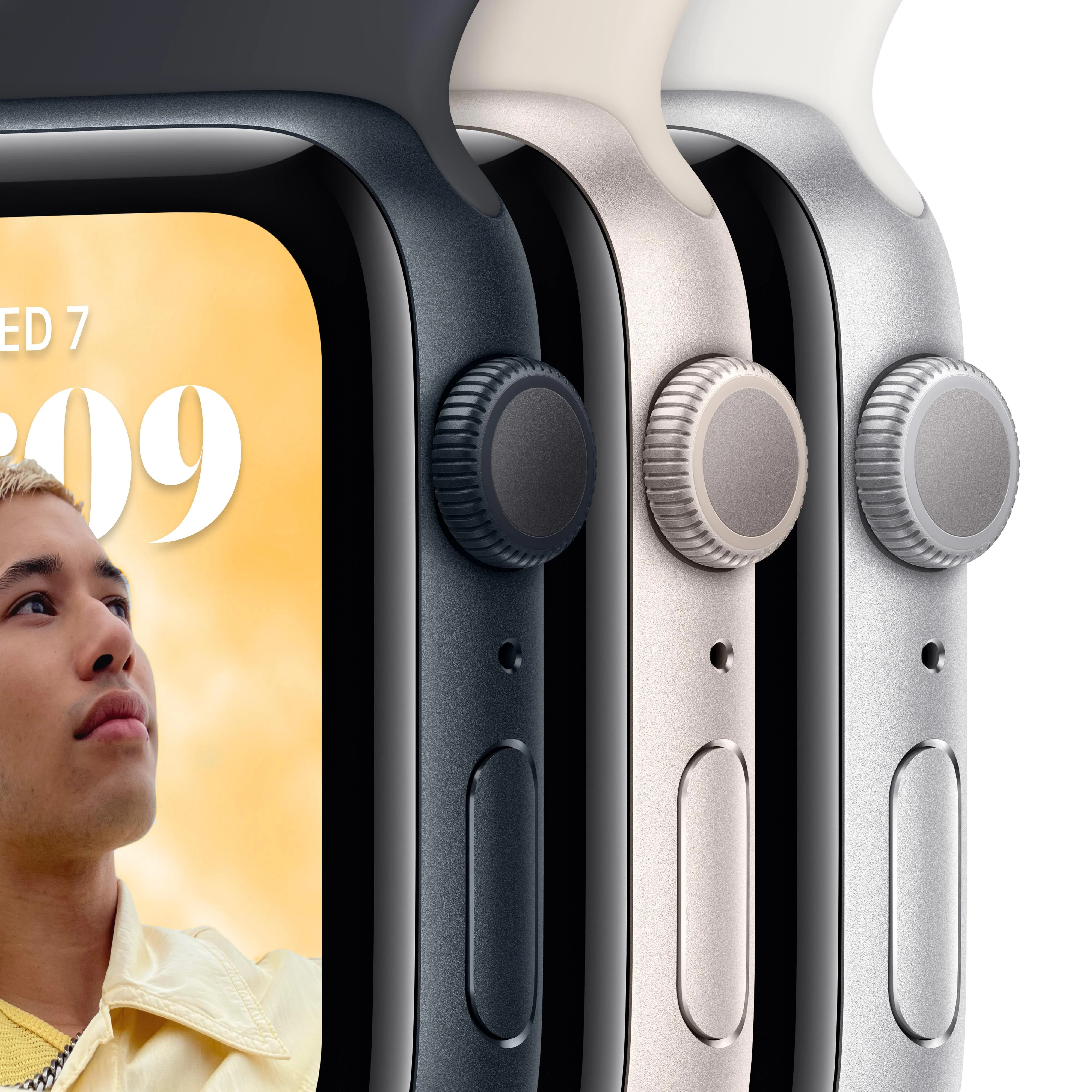 Apple Watch SE GPS 44mm Starlight Aluminium Case with Starlight Sport Band - Regular - Image 3