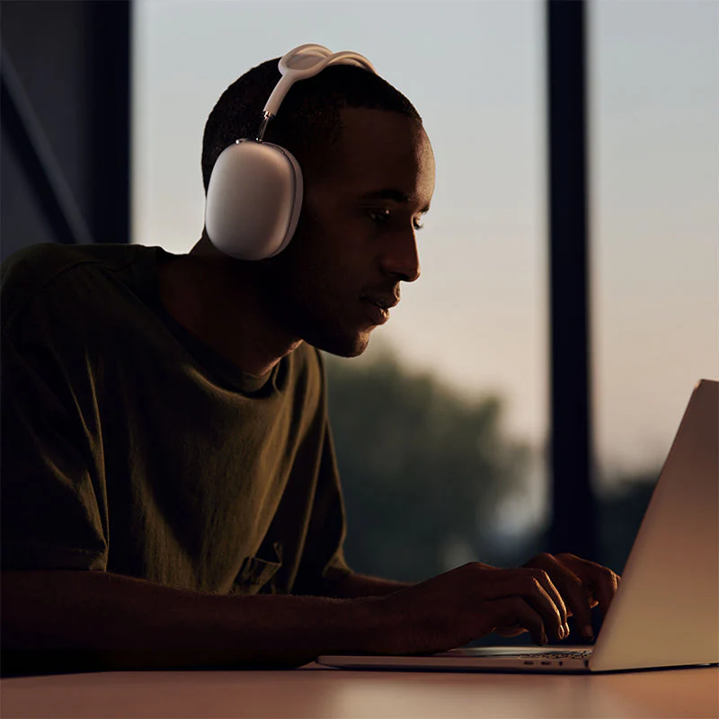 AirPods Max Green - Image 3